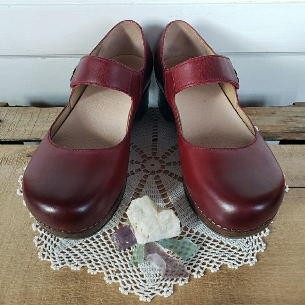 RED Dansko Beatrice MaryJane Clog Burnished Velcro Strap Button Boho Cottage - Picture 6 of 11